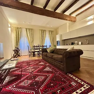 Lovely 2 Bedroom Nearby Piazza Maggiore Apartment Bologna